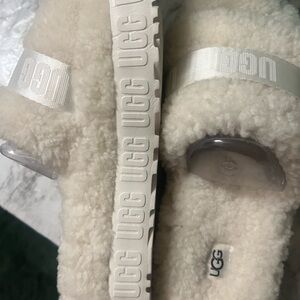 UGG Fluffita Sandal Platform